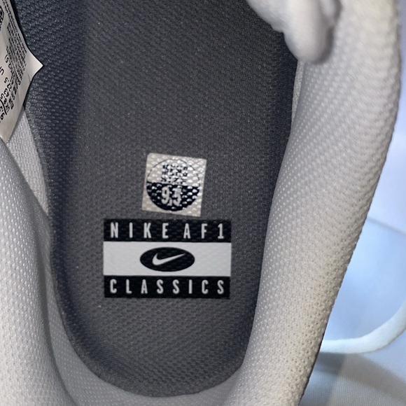 Nike Air Force One’s Men’s Size 9.5 50 Years of Hip Hop Nike AF1 Classics White - Picture 11 of 13